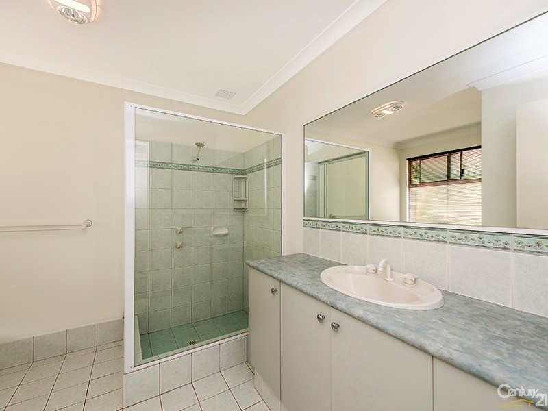 4 Jacaranda Drive, North Yunderup WA 6208