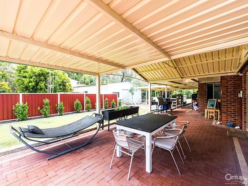 4 Jacaranda Drive, North Yunderup WA 6208