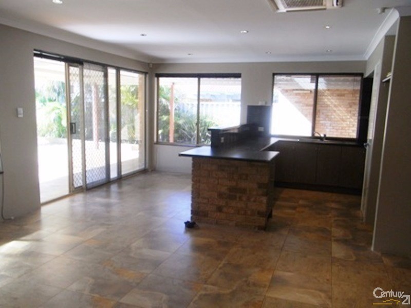 27 Reynolds Avenue, Greenfields WA 6210