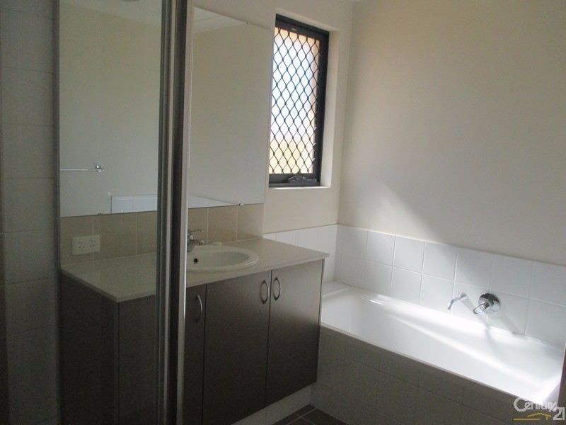 3 Island Way, Singleton WA 6175