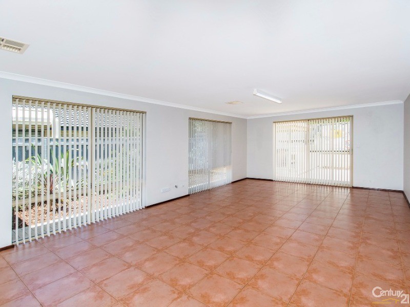 259 Peelwood Parade, Halls Head WA 6210