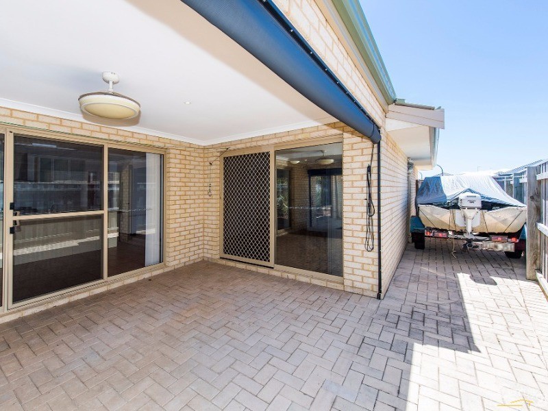 259 Peelwood Parade, Halls Head WA 6210