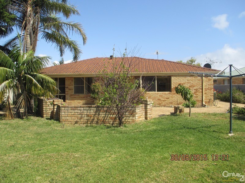 4 Cleveland Court, Meadow Springs WA 6210