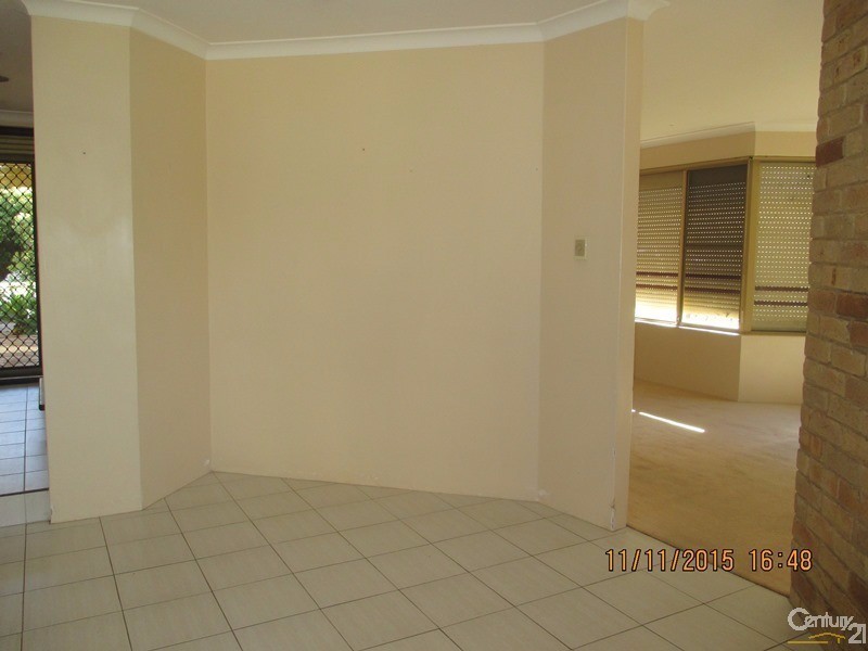 4 Cleveland Court, Meadow Springs WA 6210