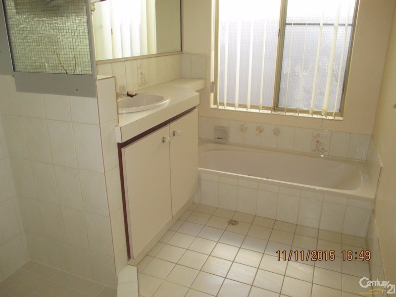 4 Cleveland Court, Meadow Springs WA 6210