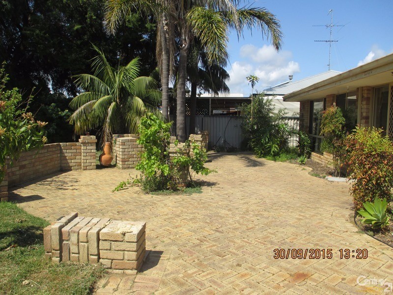 4 Cleveland Court, Meadow Springs WA 6210