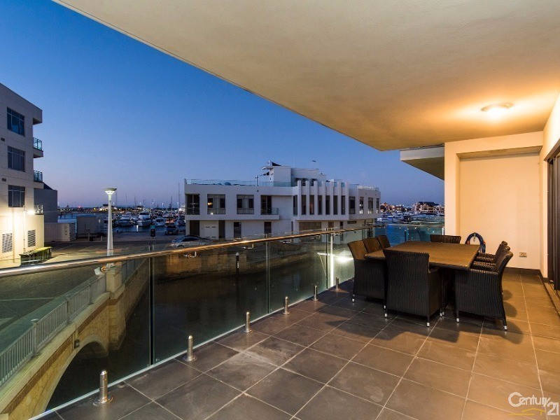 1/18 Cannaregio Square, Mandurah WA 6210