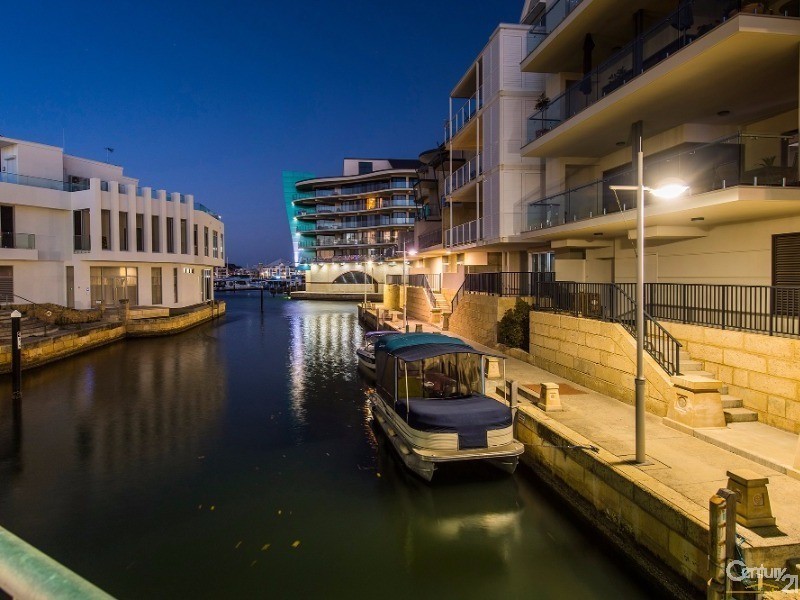 1/18 Cannaregio Square, Mandurah WA 6210