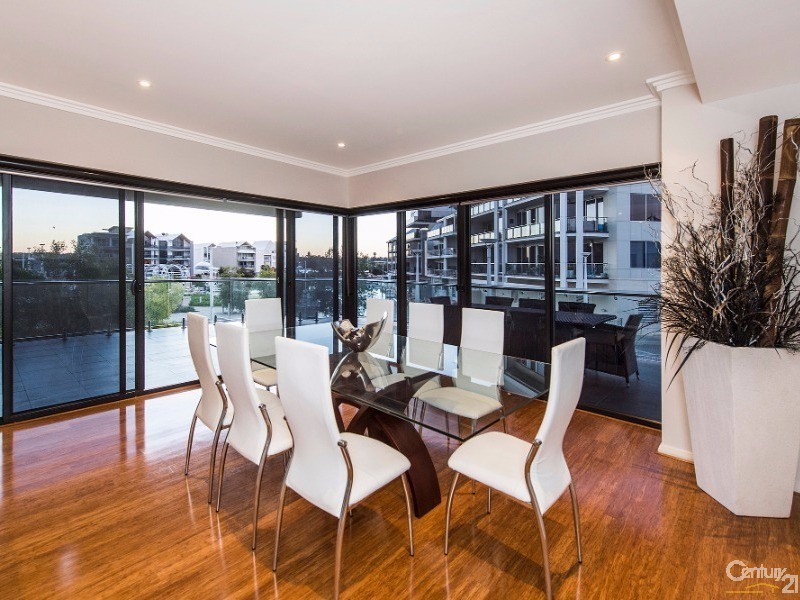 1/18 Cannaregio Square, Mandurah WA 6210