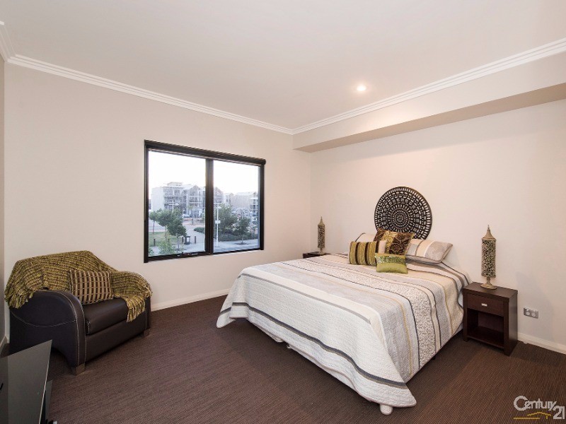 1/18 Cannaregio Square, Mandurah WA 6210