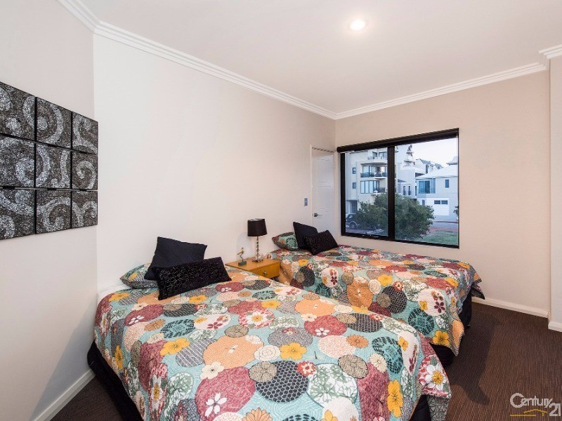 1/18 Cannaregio Square, Mandurah WA 6210