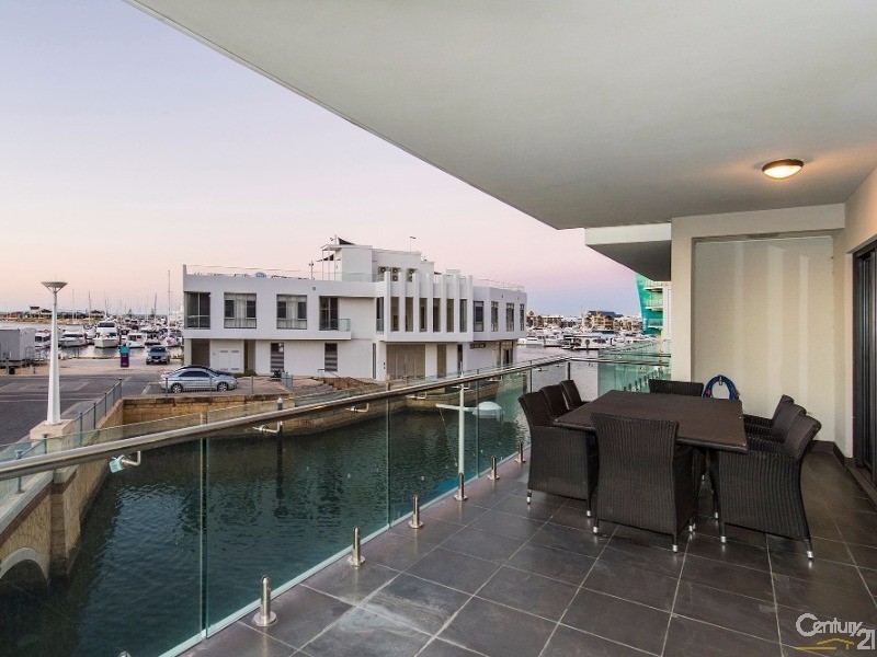 1/18 Cannaregio Square, Mandurah WA 6210