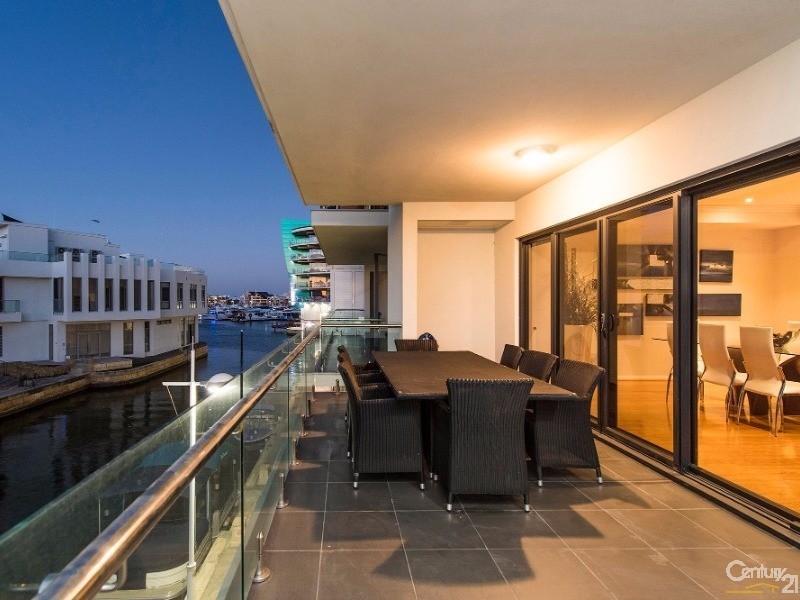 1/18 Cannaregio Square, Mandurah WA 6210