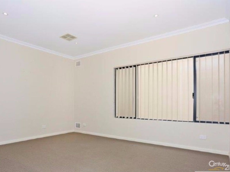 23 Stevenson Street, Dudley Park WA 6210
