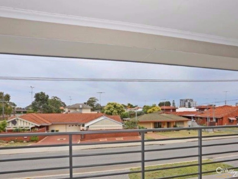 23 Stevenson Street, Dudley Park WA 6210