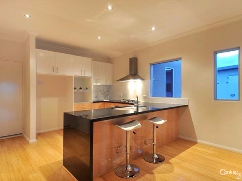 21A Oversby Street, Halls Head WA 6210