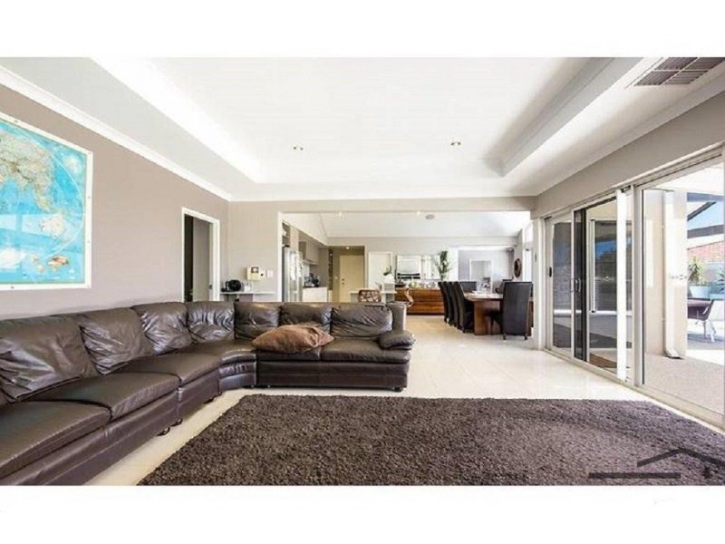 4 Acheron Road, San Remo WA 6210