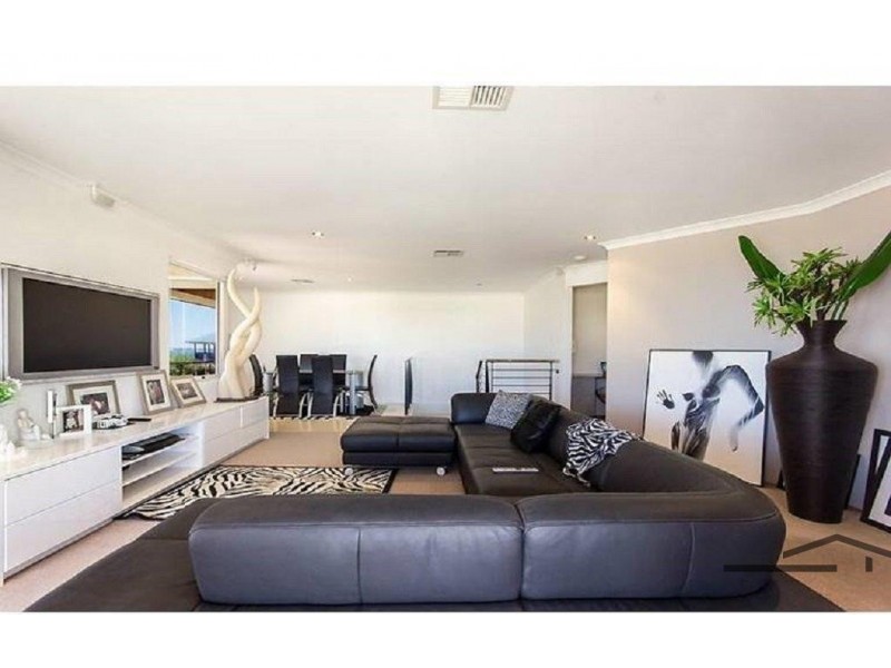 4 Acheron Road, San Remo WA 6210