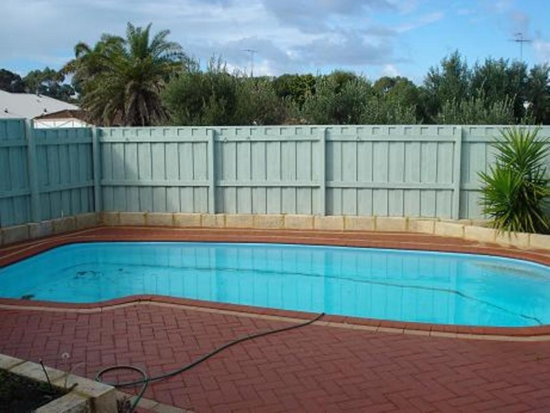 8 Jannali Way, San Remo WA 6210