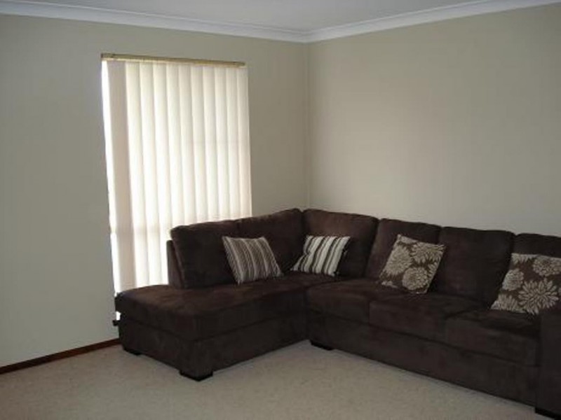 8 Jannali Way, San Remo WA 6210