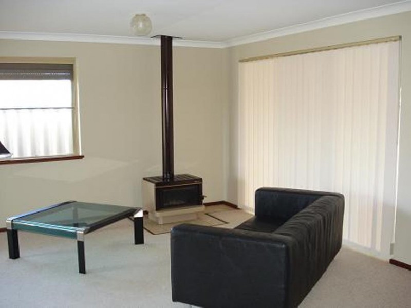 8 Jannali Way, San Remo WA 6210