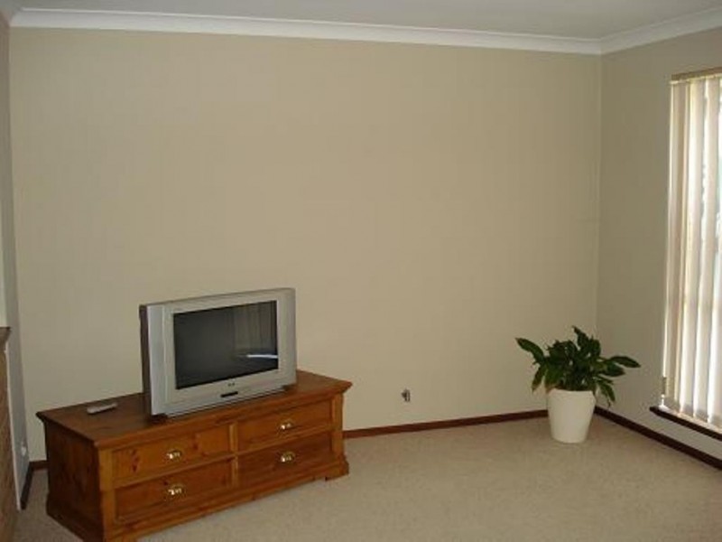 8 Jannali Way, San Remo WA 6210