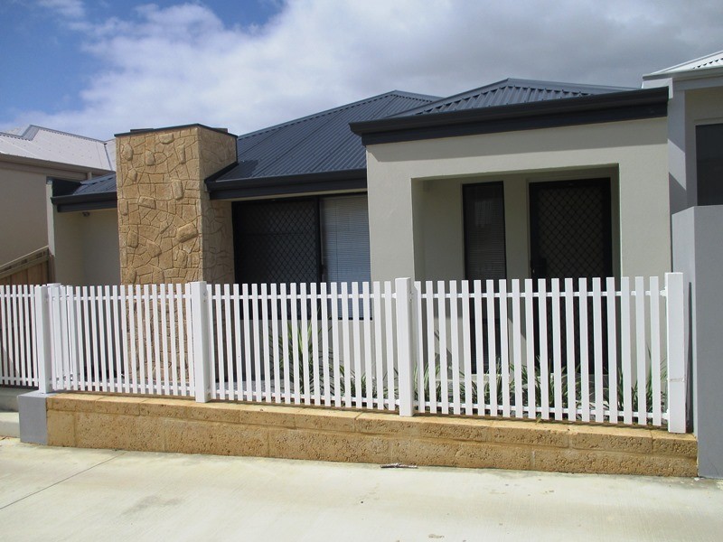 3 Tamarind Lane, Halls Head WA 6210