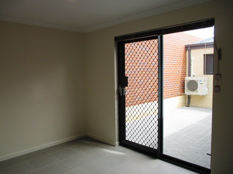 3 Tamarind Lane, Halls Head WA 6210