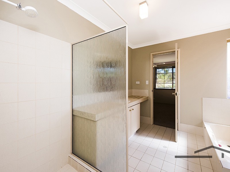 9 Waterfall Cove, Greenfields WA 6210