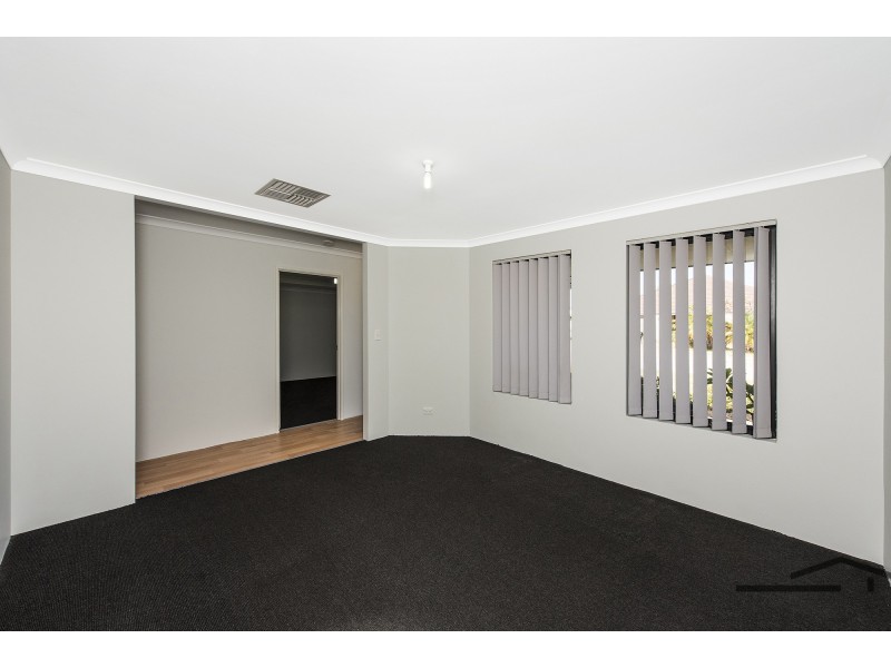 16 Ferncliffe Parkway, Meadow Springs WA 6210