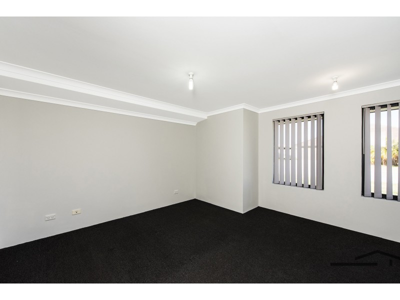 16 Ferncliffe Parkway, Meadow Springs WA 6210