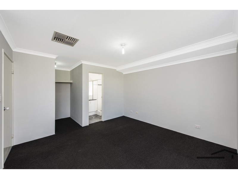 16 Ferncliffe Parkway, Meadow Springs WA 6210