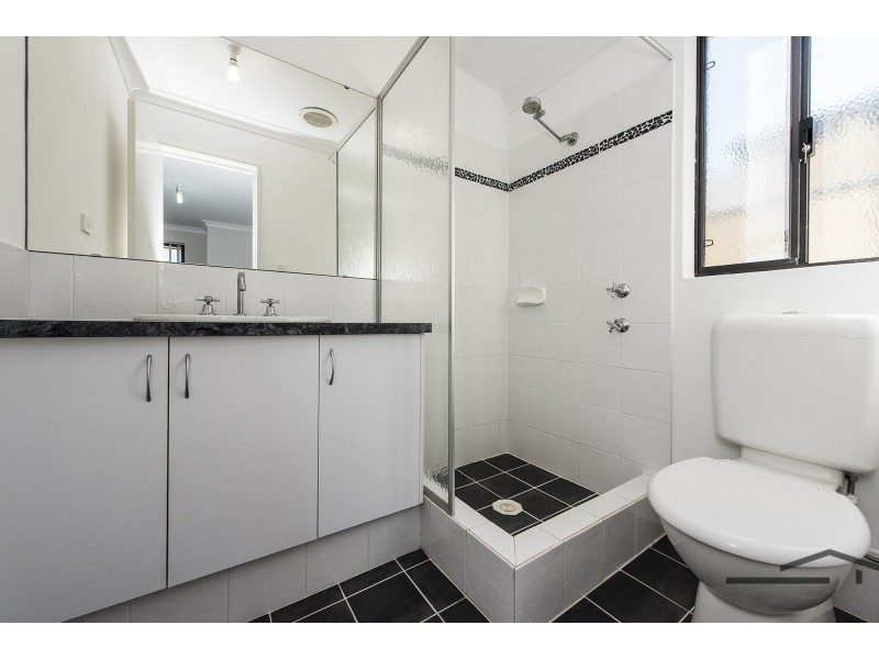 16 Ferncliffe Parkway, Meadow Springs WA 6210