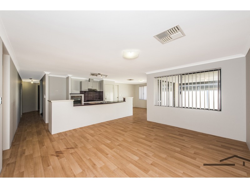 16 Ferncliffe Parkway, Meadow Springs WA 6210