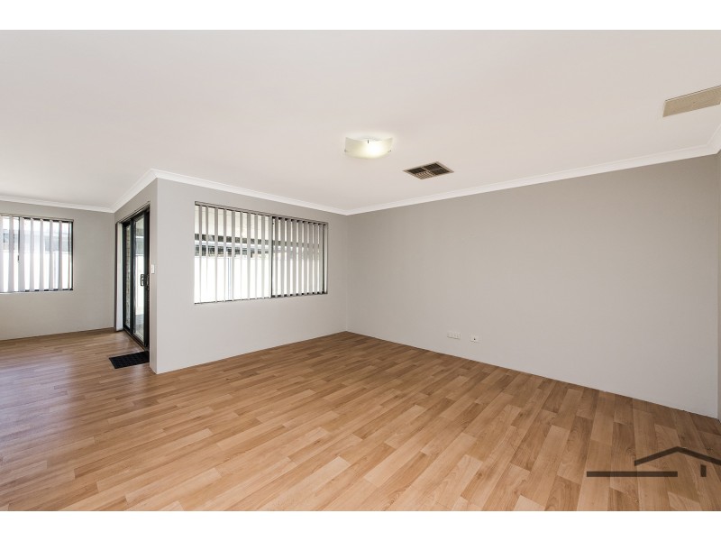 16 Ferncliffe Parkway, Meadow Springs WA 6210