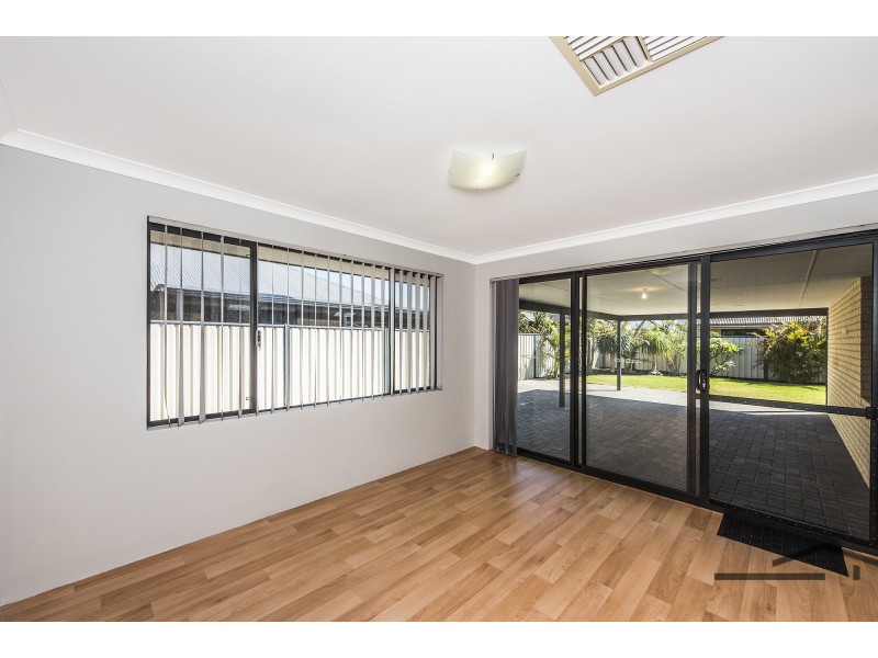 16 Ferncliffe Parkway, Meadow Springs WA 6210