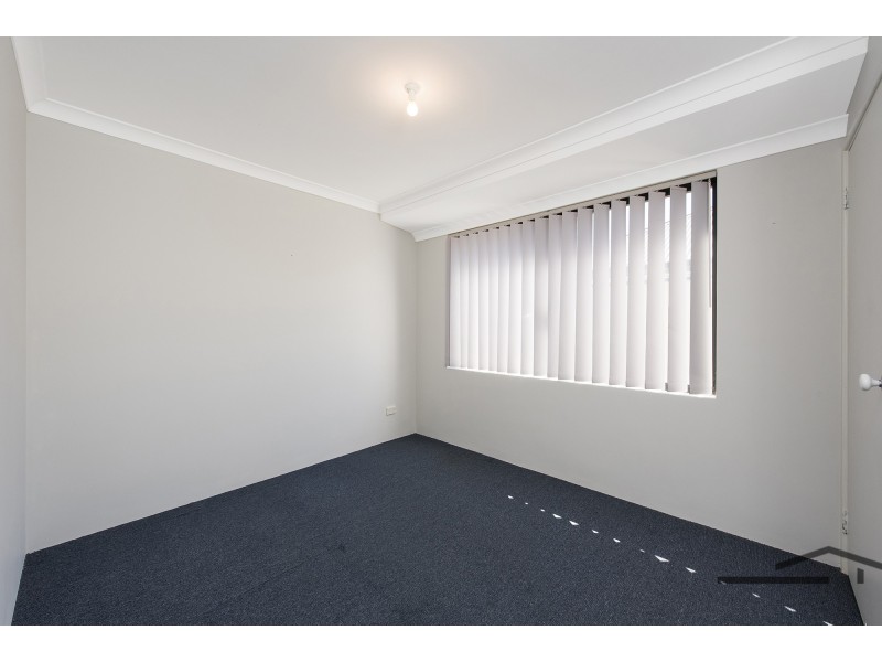 16 Ferncliffe Parkway, Meadow Springs WA 6210