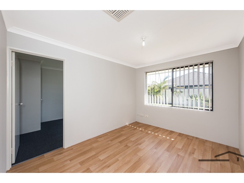 16 Ferncliffe Parkway, Meadow Springs WA 6210