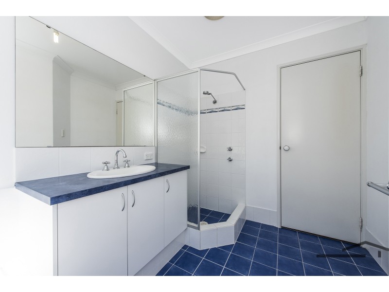 16 Ferncliffe Parkway, Meadow Springs WA 6210