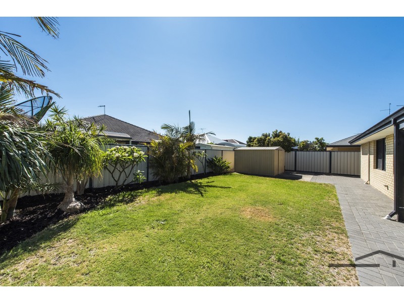 16 Ferncliffe Parkway, Meadow Springs WA 6210