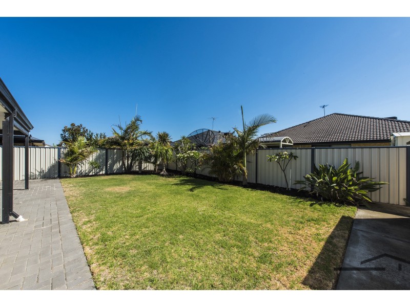 16 Ferncliffe Parkway, Meadow Springs WA 6210