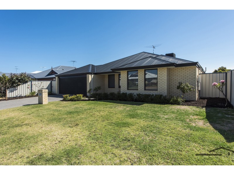 16 Ferncliffe Parkway, Meadow Springs WA 6210