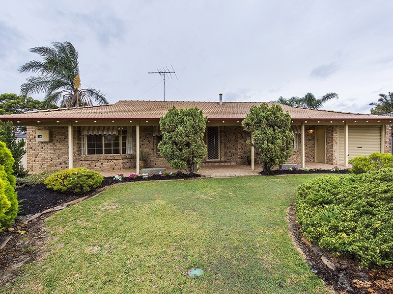 16 Sandford Crescent, Halls Head WA 6210