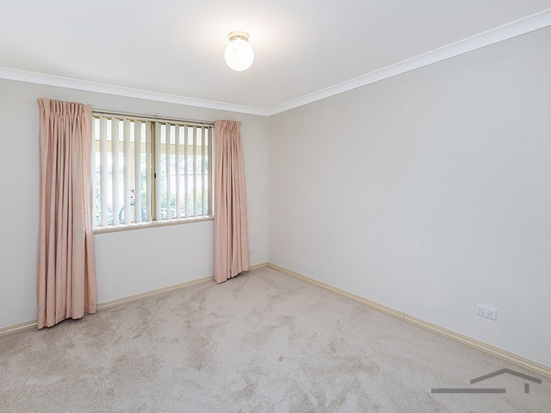 16 Sandford Crescent, Halls Head WA 6210