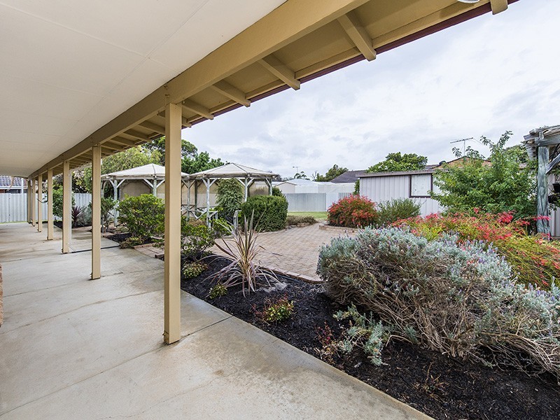 16 Sandford Crescent, Halls Head WA 6210