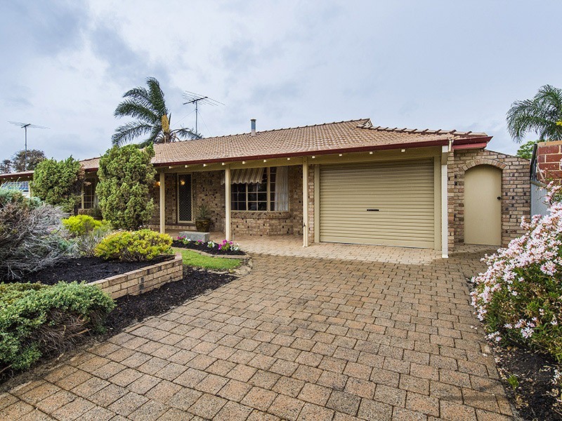 16 Sandford Crescent, Halls Head WA 6210