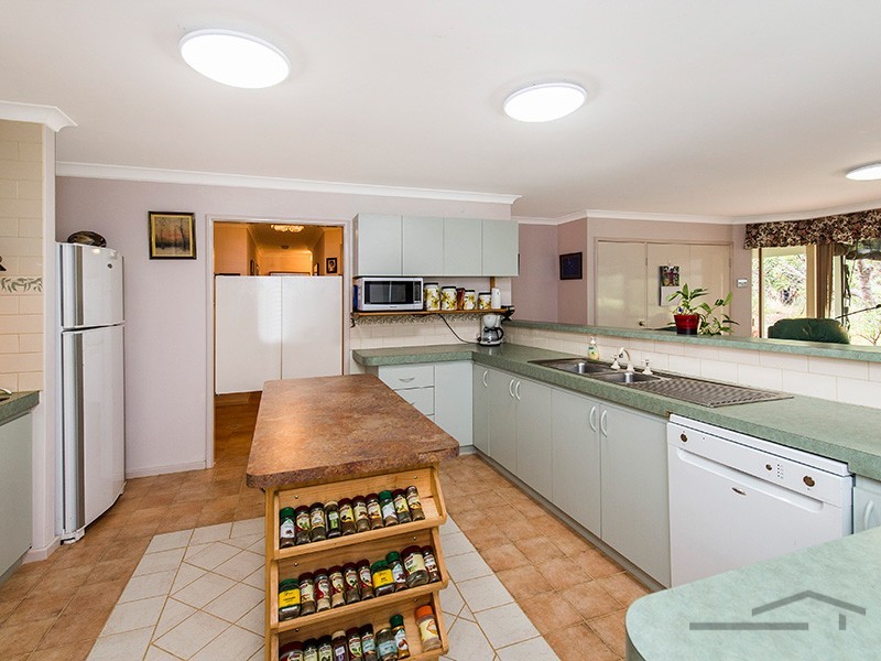 11 Fouracre Court, Stake Hill WA 6181