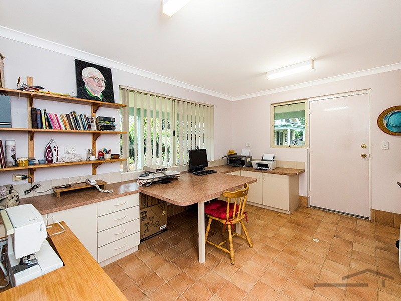11 Fouracre Court, Stake Hill WA 6181