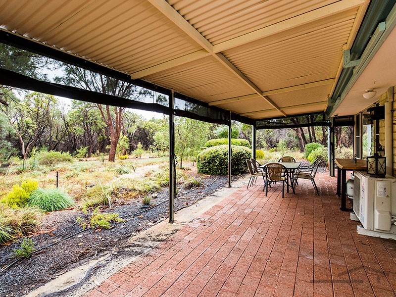 11 Fouracre Court, Stake Hill WA 6181