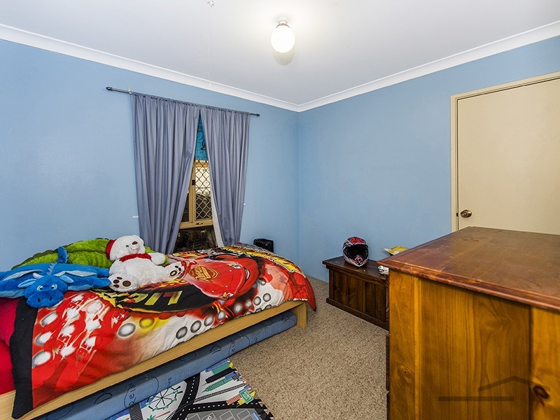 17B Saskatchewan Way, Greenfields WA 6210